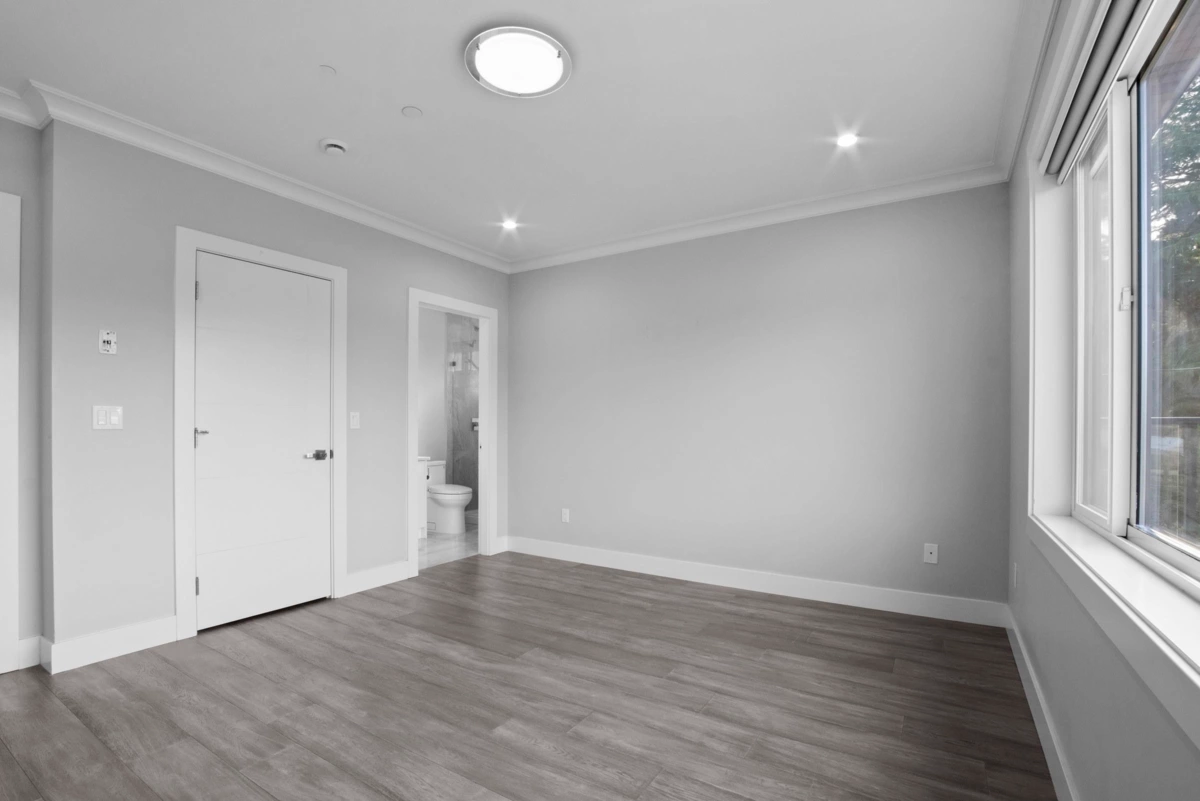 Pantry Photo of 15890 Russell Avenue, White Rock, BC