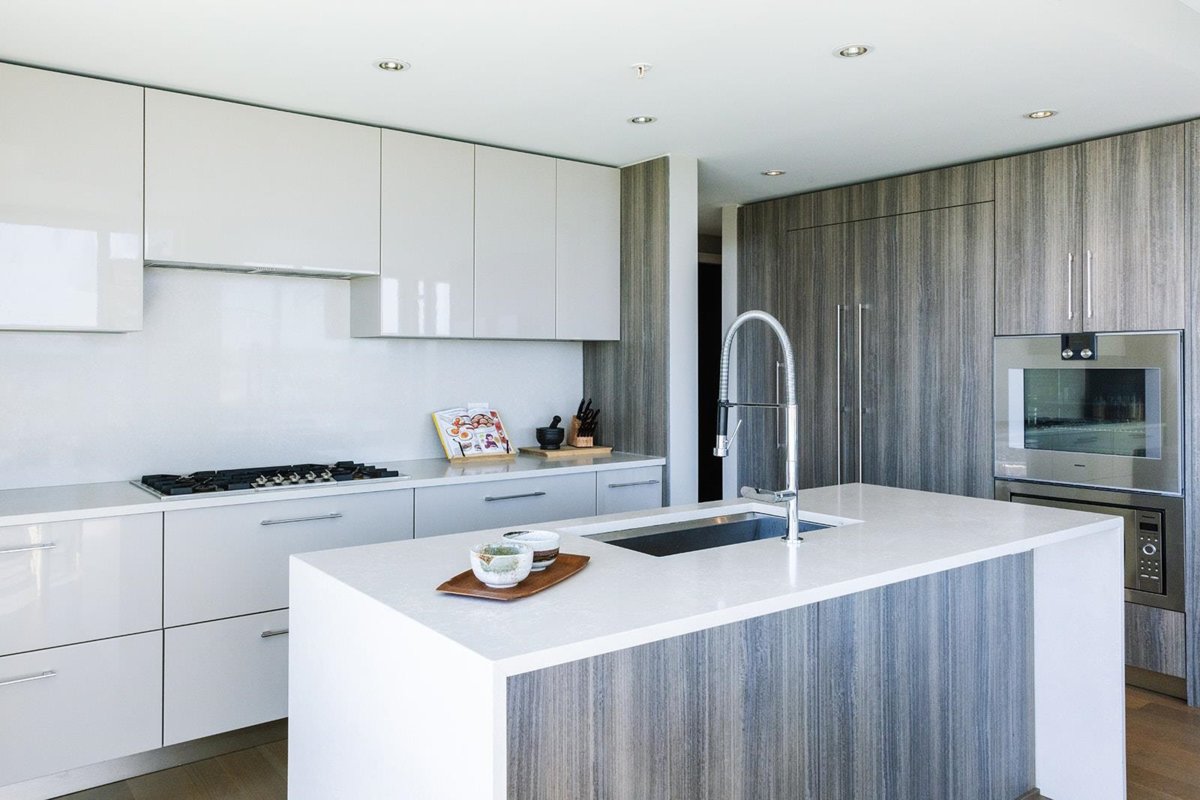 Walk-In Closet Photo of 1608 210 Salter Street, New Westminster, BC