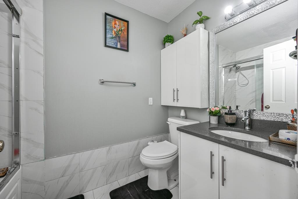 Staircase Photo of 3327 Wagner Drive, Abbotsford, BC