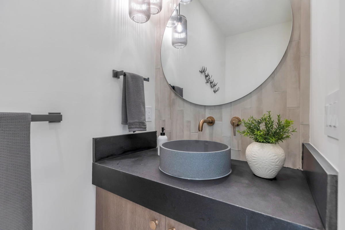 Hallway Photo of 103 743 Gauthier Avenue, Coquitlam, BC