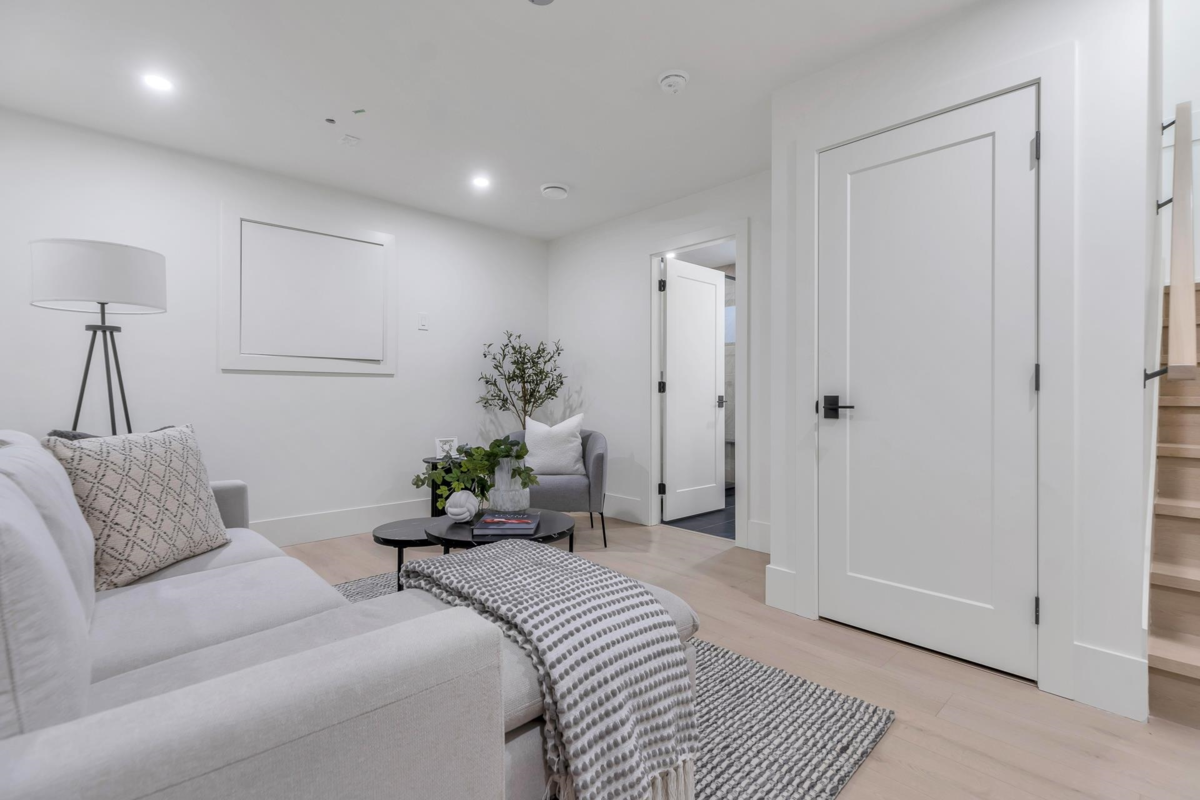 Outdoor Patio Photo of 103 743 Gauthier Avenue, Coquitlam, BC