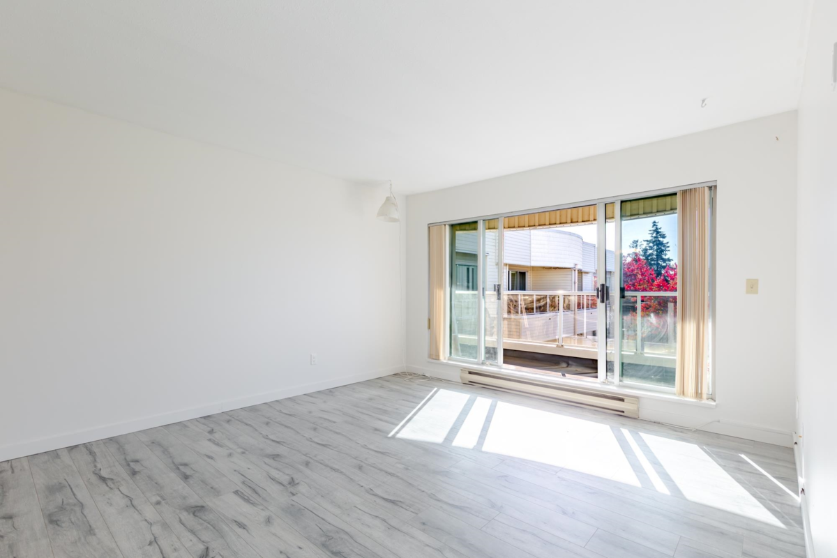 Basement Recreation Room Photo of 309 13771 72a Avenue, Surrey, BC