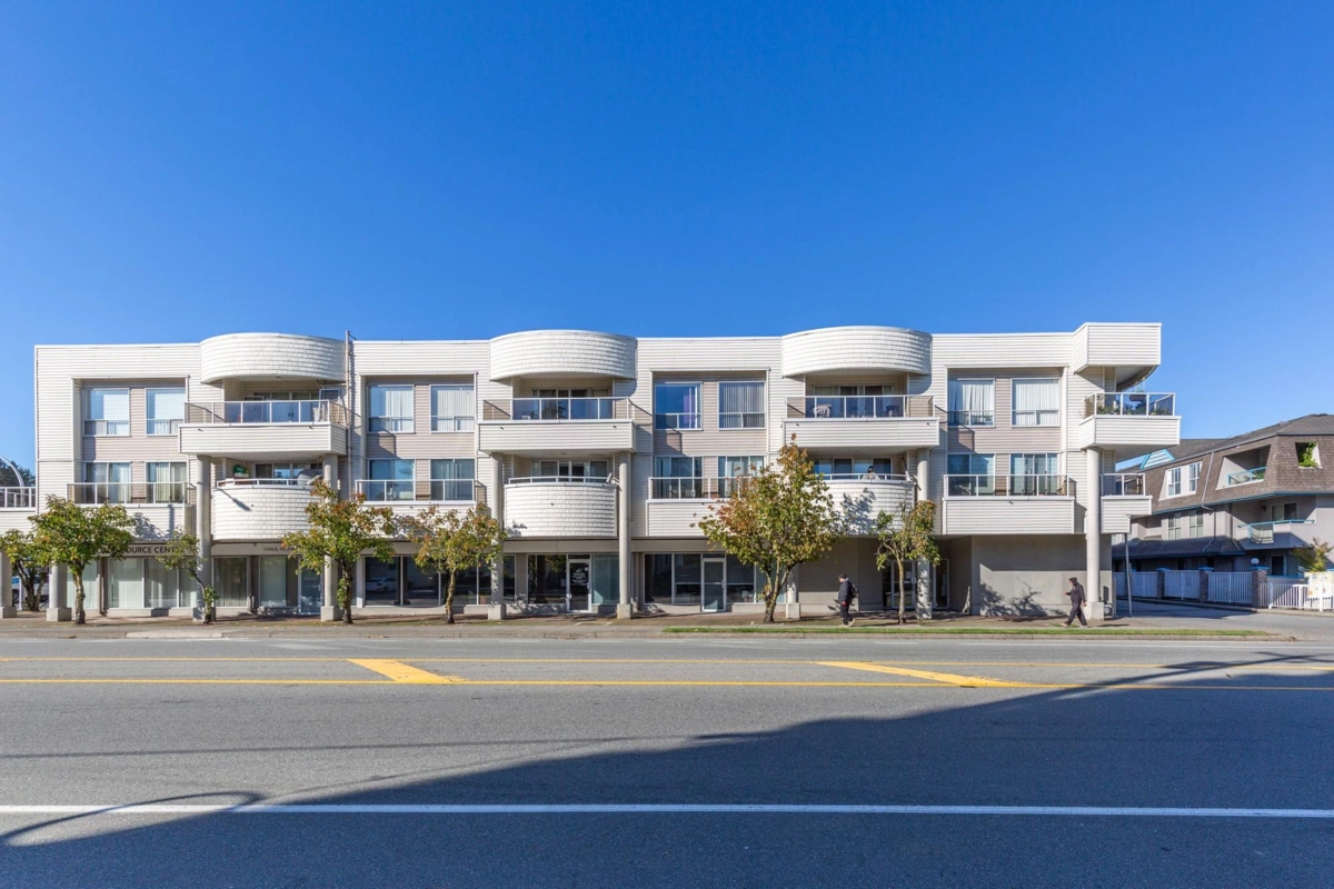 Living Room Photo of 309 13771 72a Avenue, Surrey, BC