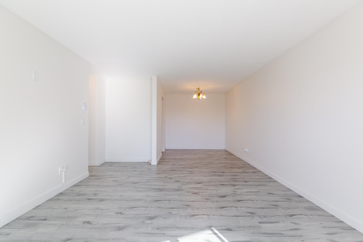 Mudroom Photo of 309 13771 72a Avenue, Surrey, BC