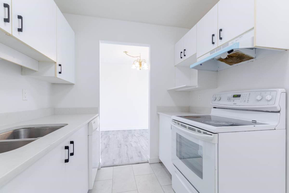 Walk-In Closet Photo of 309 13771 72a Avenue, Surrey, BC