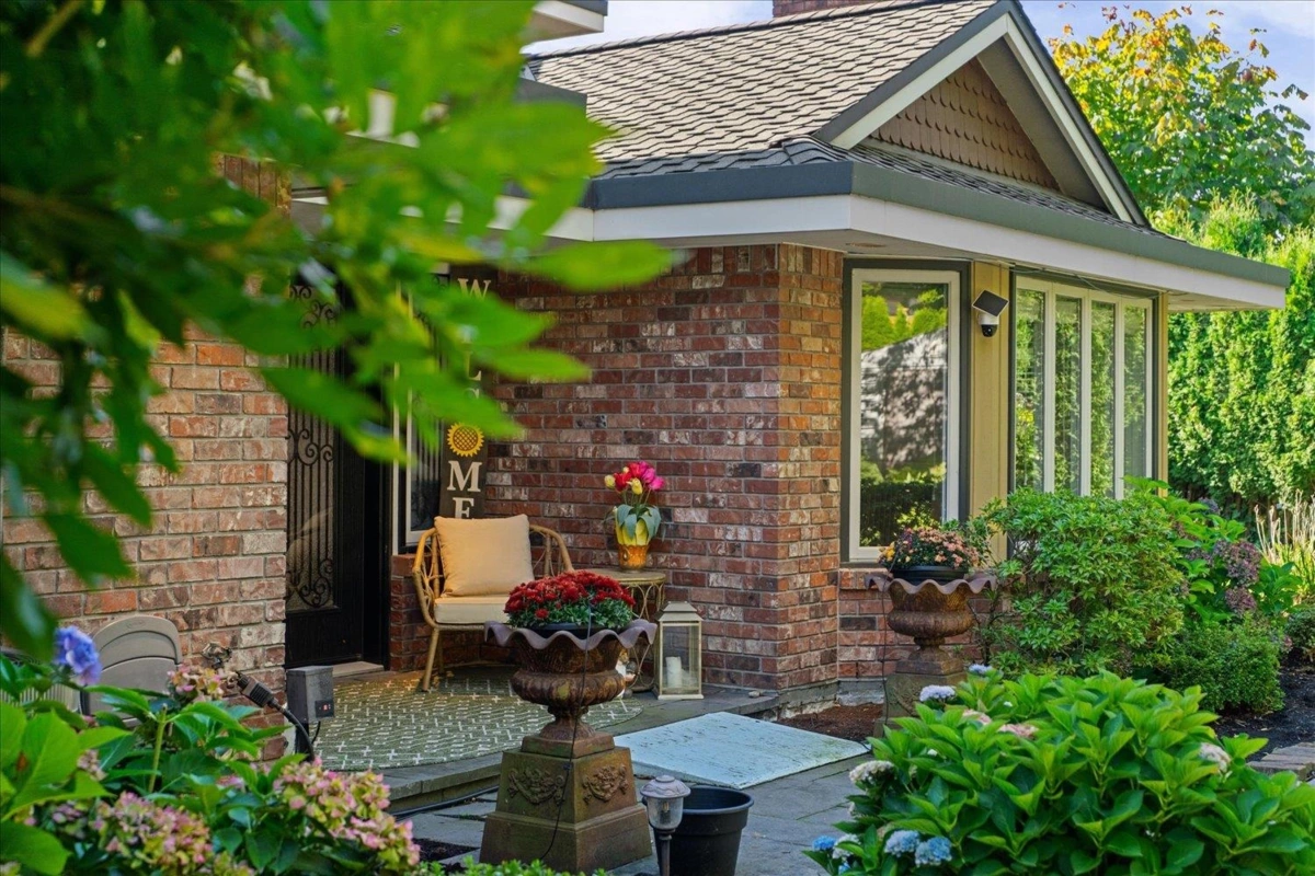 Dining Area Photo of 47220 Swallow Place, Chilliwack, BC