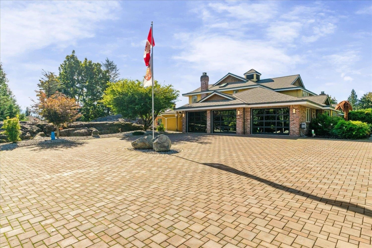 Living Room Photo of 47220 Swallow Place, Chilliwack, BC