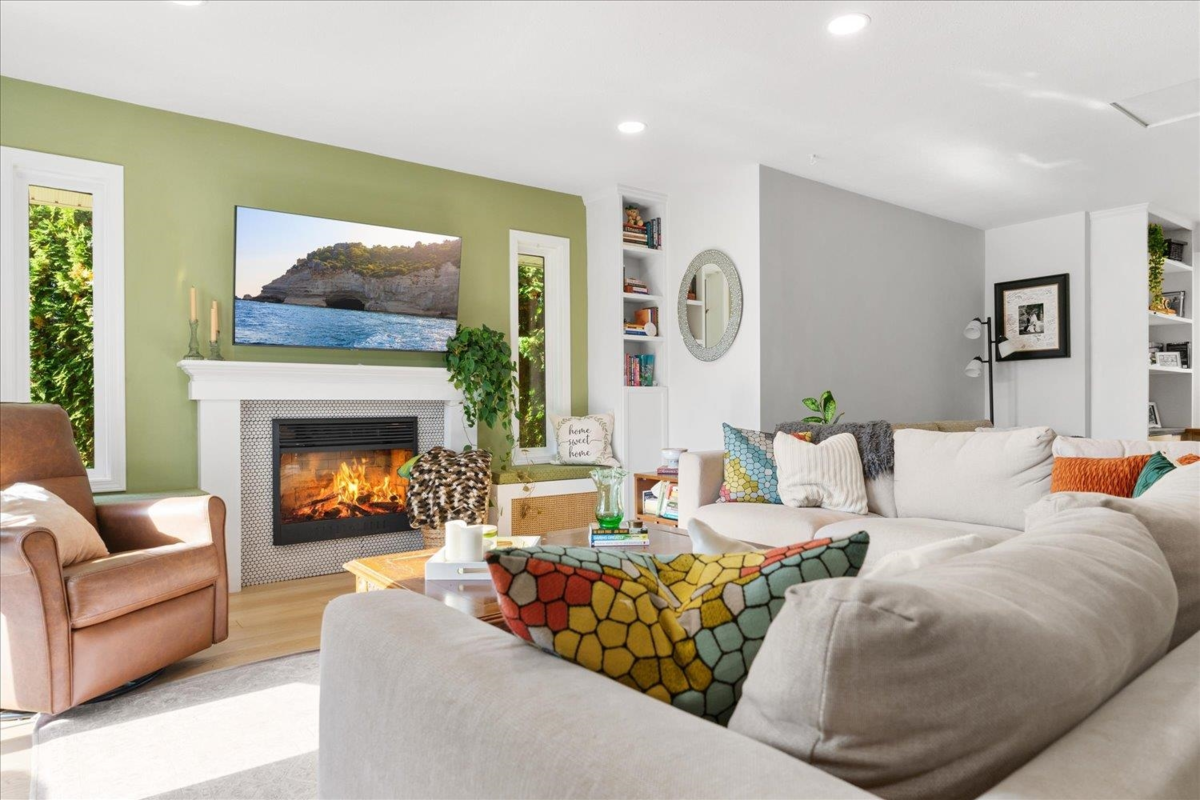 Swimming Pool Photo of 47220 Swallow Place, Chilliwack, BC