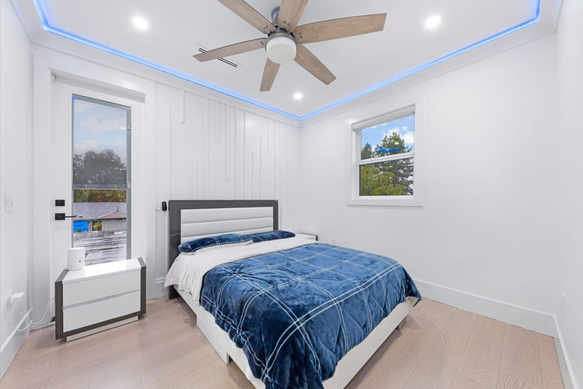 Entry Foyer Photo of 10861 142a Street, Surrey, BC