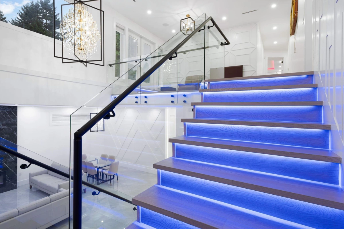 Swimming Pool Photo of 10861 142a Street, Surrey, BC