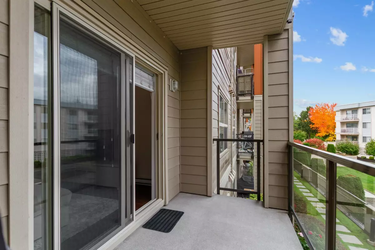 Dining Area Photo of 210 20219 54a Avenue, Langley, BC