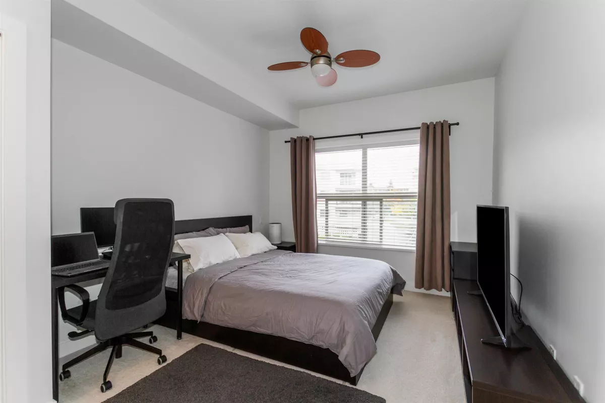 Primary Bathroom Photo of 210 20219 54a Avenue, Langley, BC