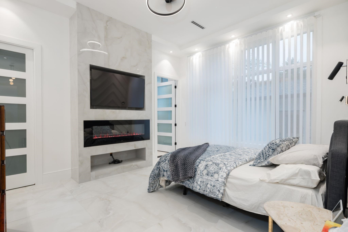 Guest Bathroom Photo of 5385 Shelby Court, Burnaby, BC