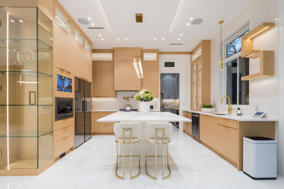 Primary Bathroom Photo of 5385 Shelby Court, Burnaby, BC