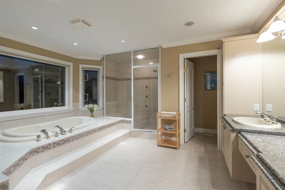 Bedroom 2 Photo of 2122 138 Street, Surrey, BC