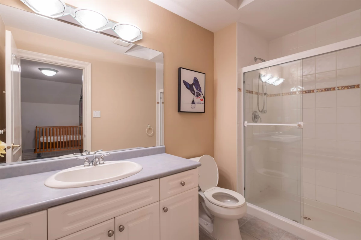 Bedroom 4 Photo of 2122 138 Street, Surrey, BC