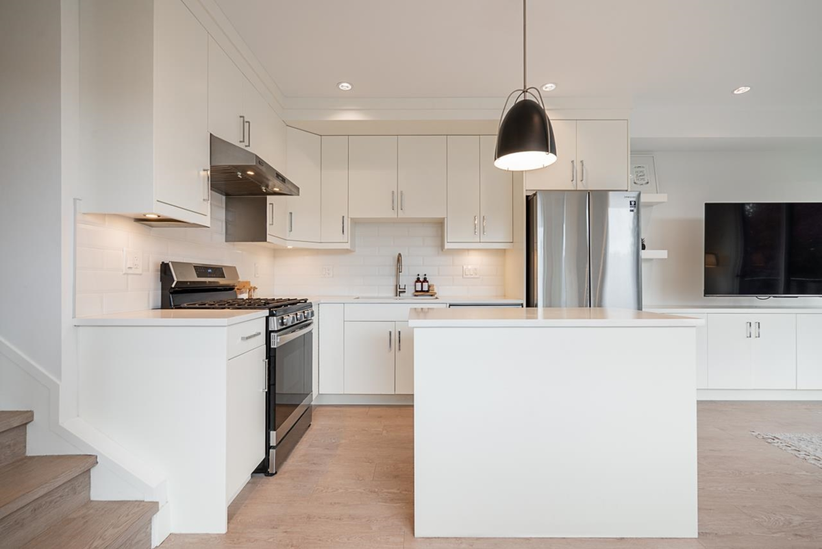 Breakfast Nook Photo of 4756 Duchess Street, Vancouver, BC