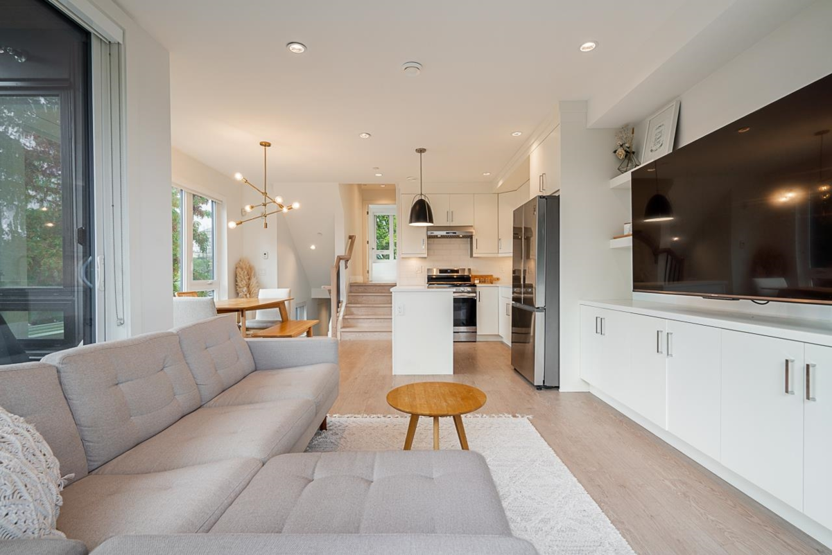 Dining Area Photo of 4756 Duchess Street, Vancouver, BC