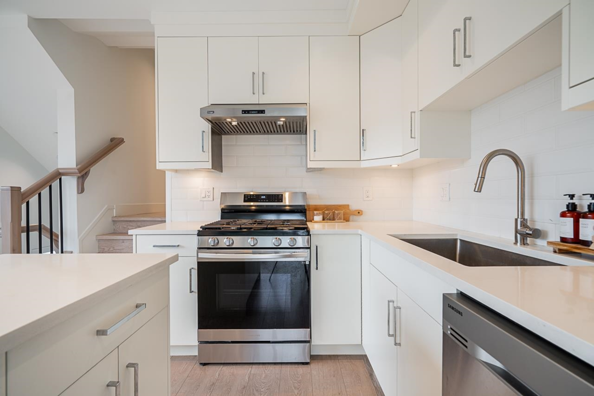 Kitchen Photo of 4756 Duchess Street, Vancouver, BC