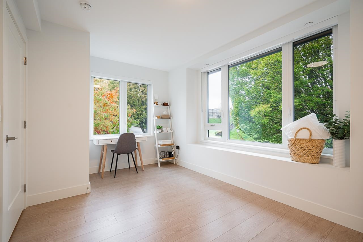 Walk-In Closet Photo of 4756 Duchess Street, Vancouver, BC