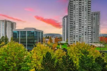 702 5885 Olive Avenue, Burnaby, BC, Burnaby — Apartment/Condo for sale