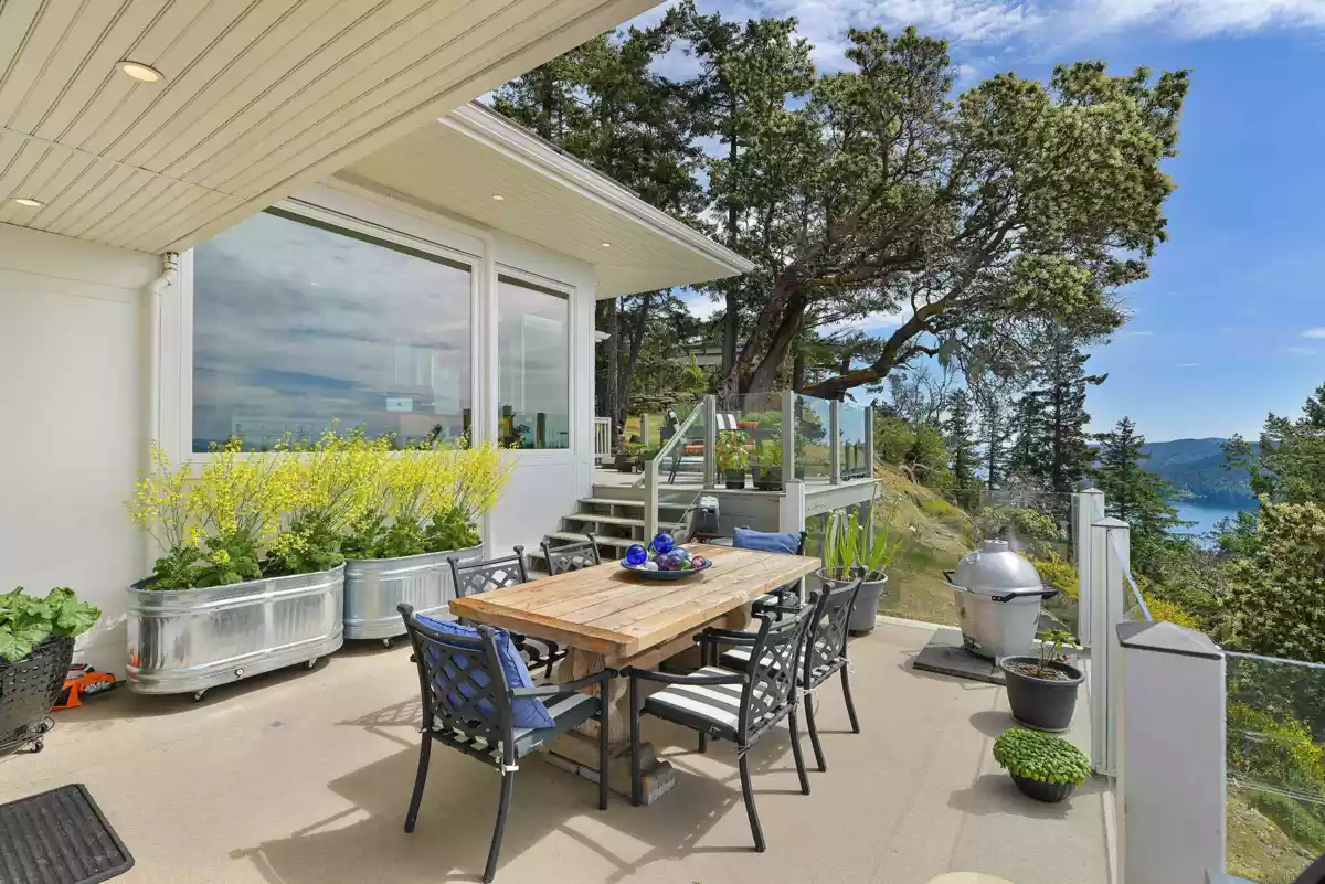 Bedroom 4 Photo of 356 East West Road, Mayne Island, BC