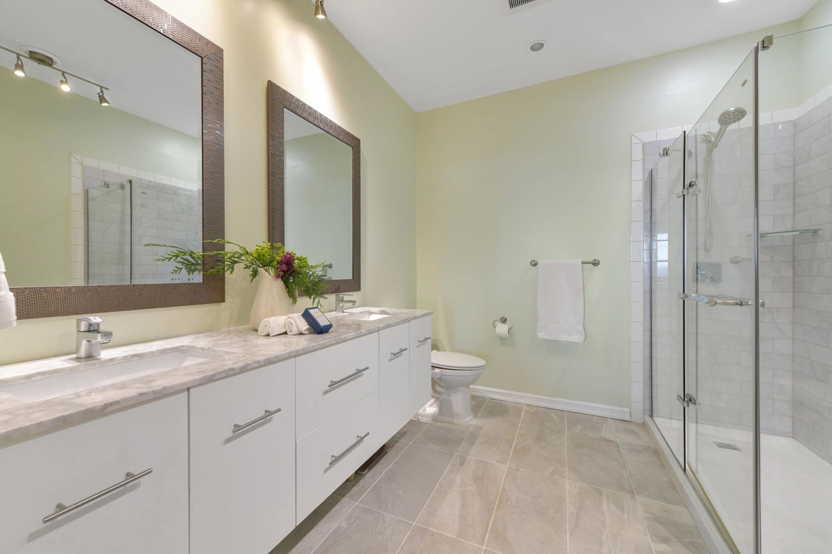 Hot Tub / Spa Photo of 356 East West Road, Mayne Island, BC