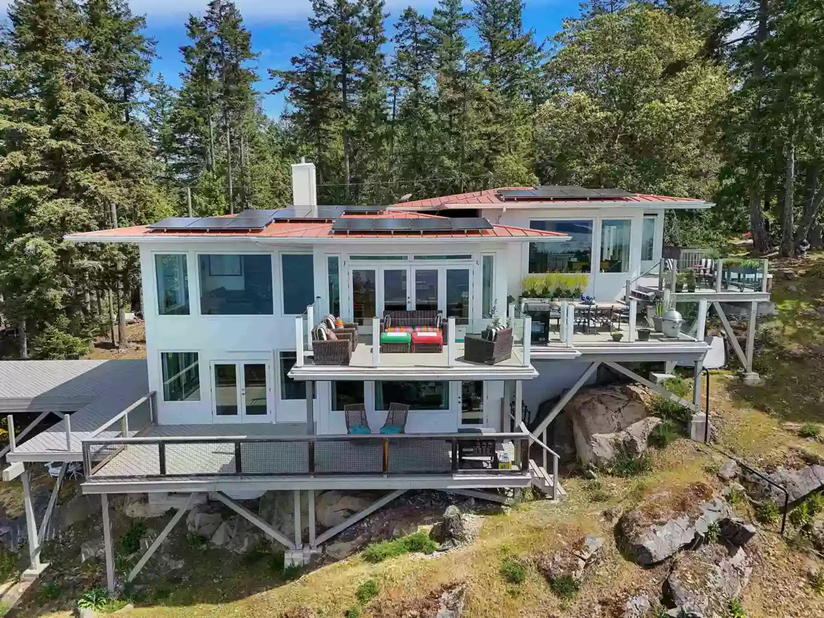 Kitchen Photo of 356 East West Road, Mayne Island, BC