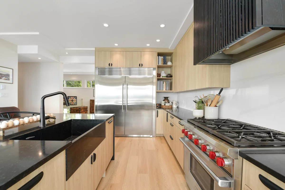 Laundry Room Photo of 356 East West Road, Mayne Island, BC