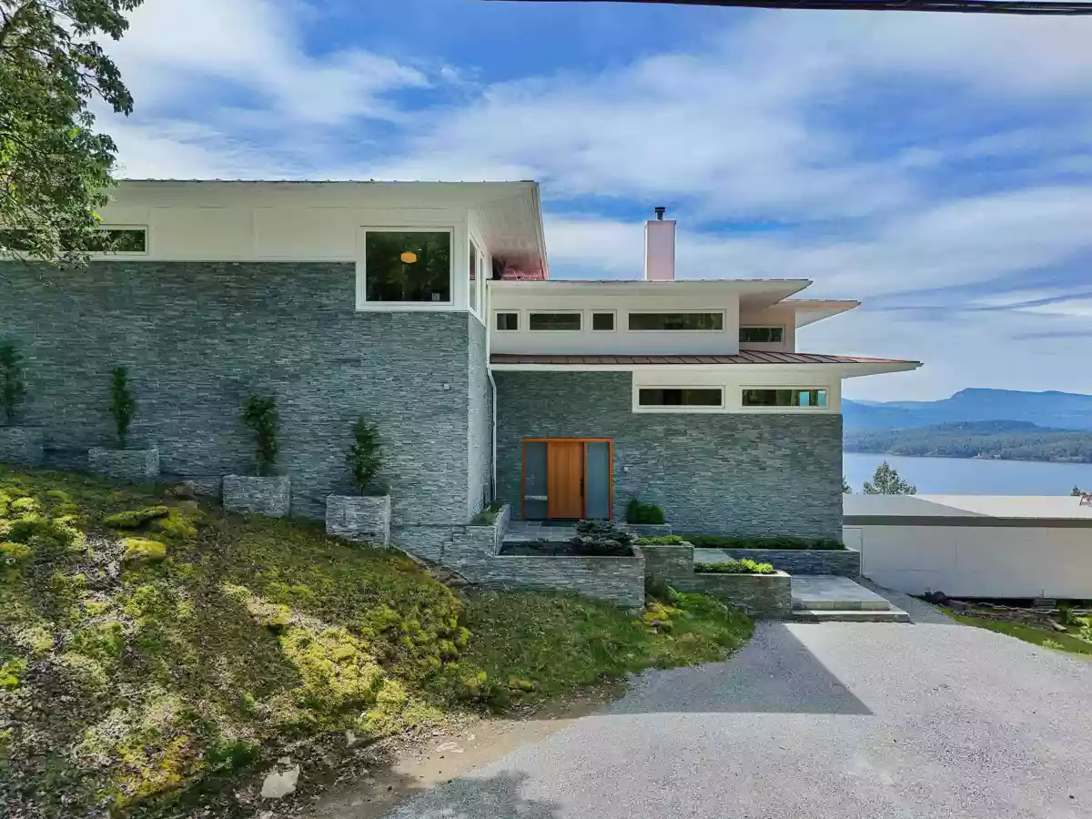 Living Room Photo of 356 East West Road, Mayne Island, BC