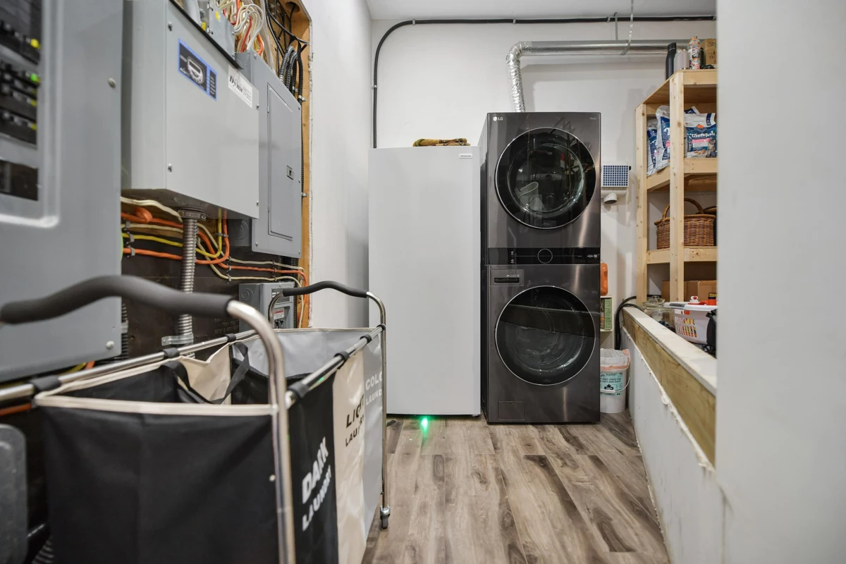 Outdoor Kitchen Photo of 356 East West Road, Mayne Island, BC