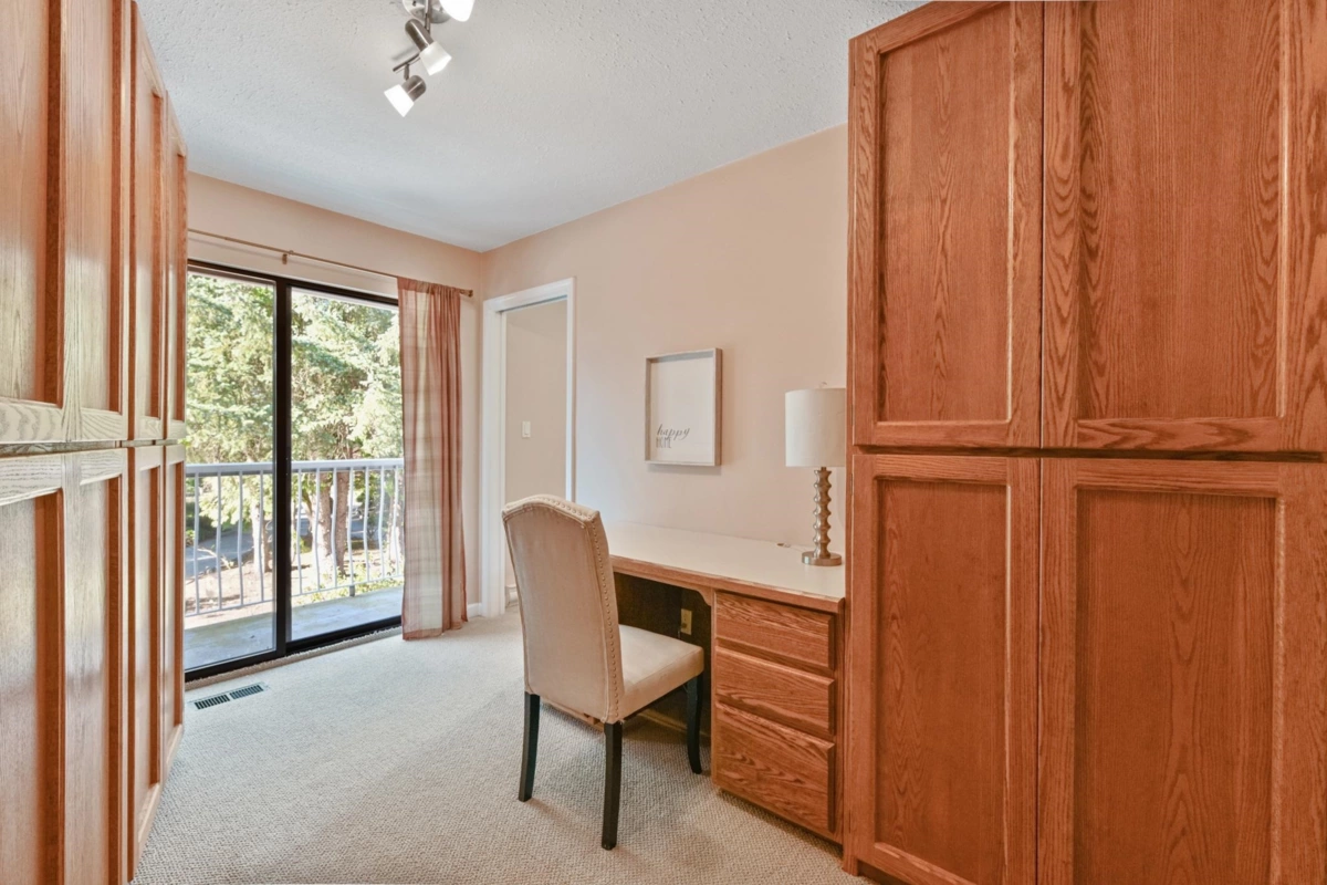 Front Yard Photo of 21480 18 Avenue, Langley, BC