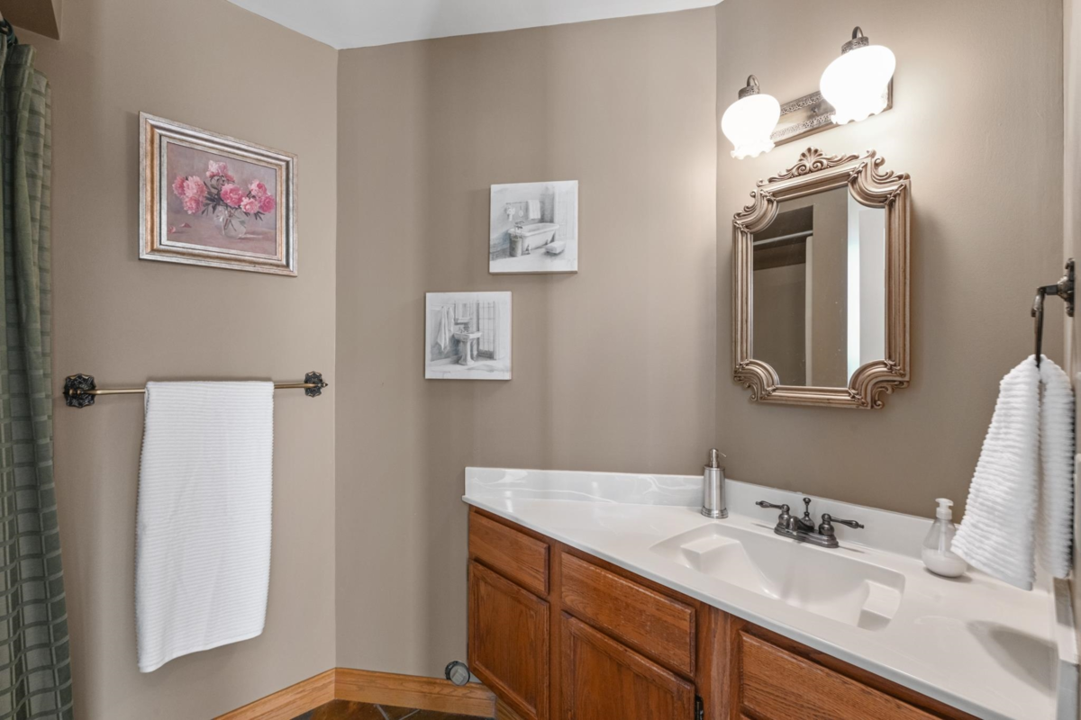 Powder Room Photo of 21480 18 Avenue, Langley, BC