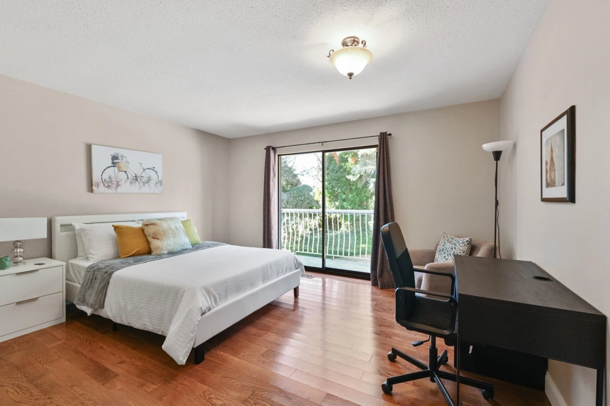 Staircase Photo of 21480 18 Avenue, Langley, BC