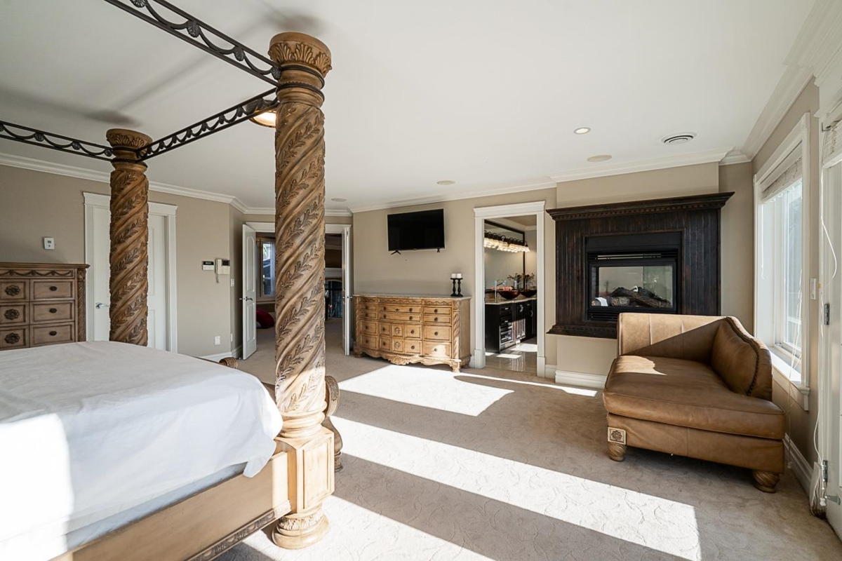 Garage Interior Photo of 2982 Sunridge Court, Coquitlam, BC