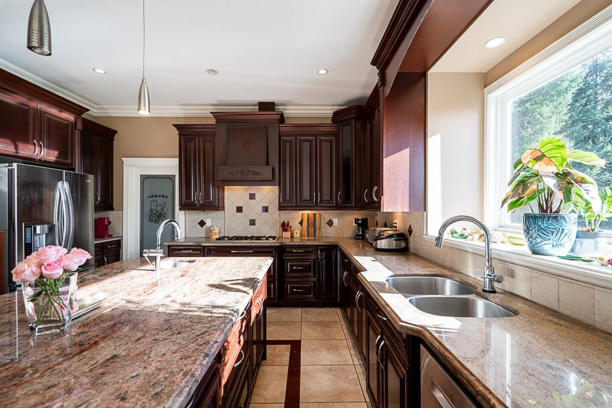 Guest Bathroom Photo of 2982 Sunridge Court, Coquitlam, BC