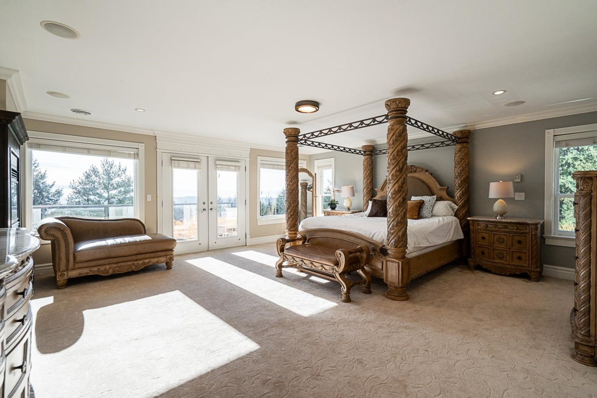 Hallway Photo of 2982 Sunridge Court, Coquitlam, BC