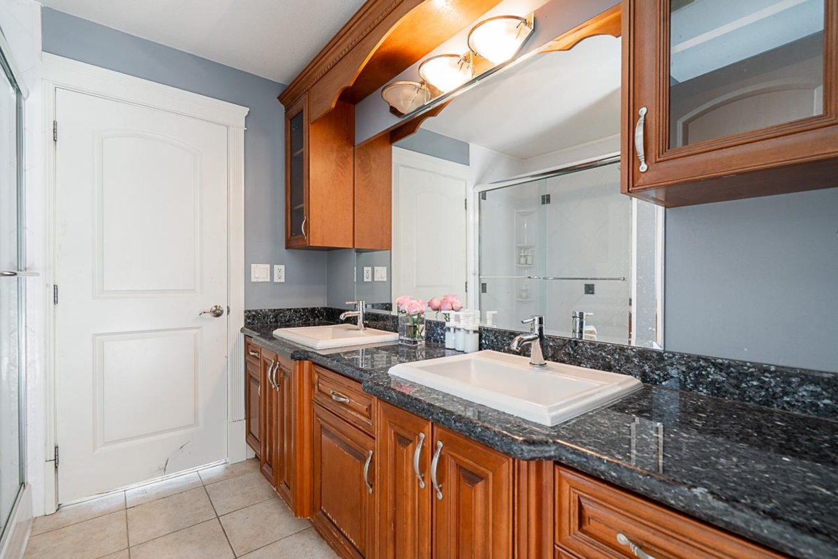 Hot Tub / Spa Photo of 2982 Sunridge Court, Coquitlam, BC