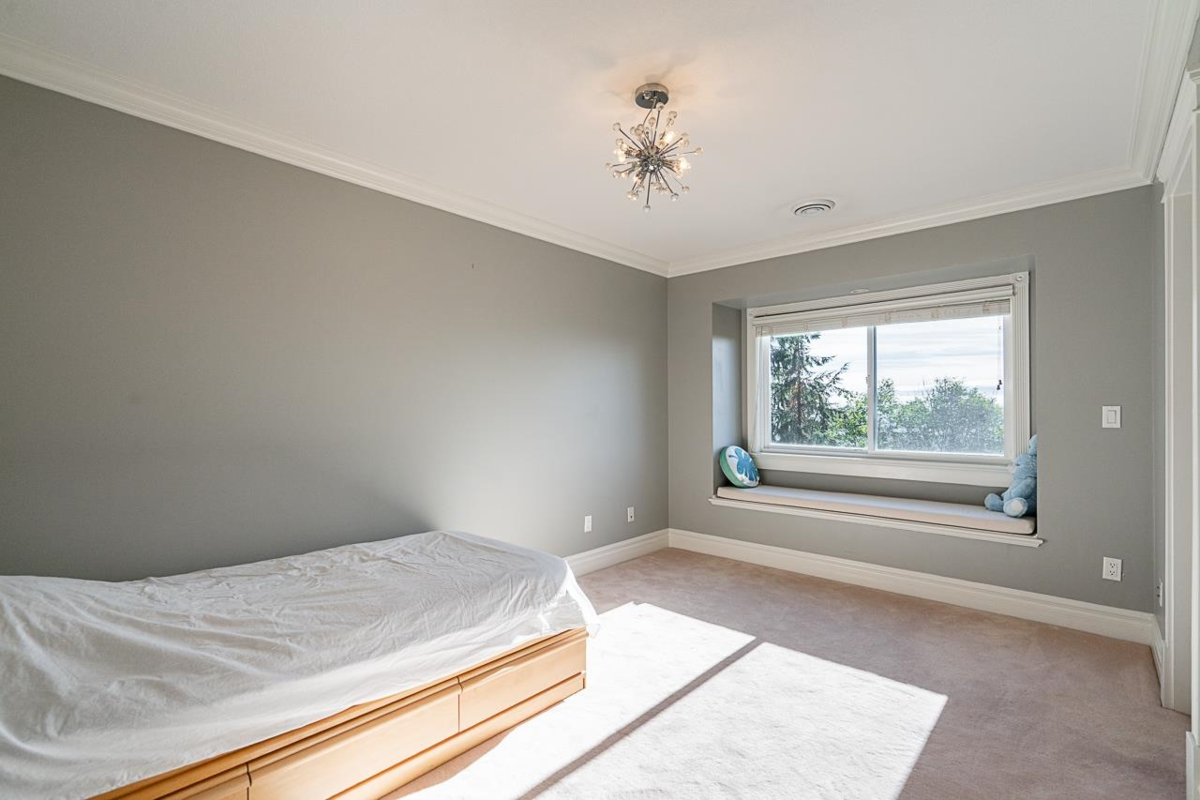 Swimming Pool Photo of 2982 Sunridge Court, Coquitlam, BC