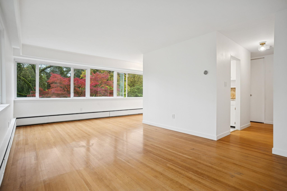 Breakfast Nook Photo of 103 6026 Tisdall Street, Vancouver, BC