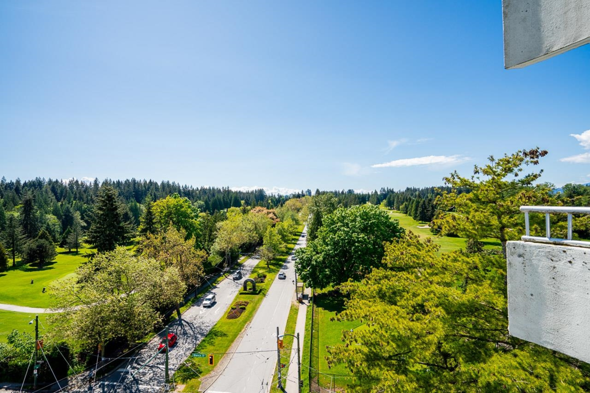 Entry Foyer Photo of 903 4691 W 10th Avenue, Vancouver, BC