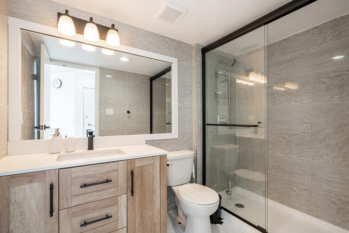 Powder Room Photo of 903 4691 W 10th Avenue, Vancouver, BC