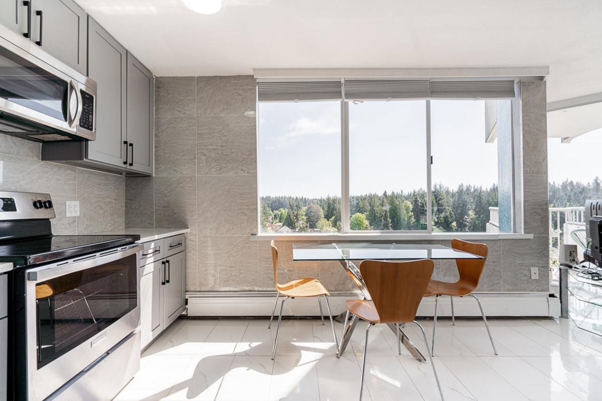 Primary Bathroom Photo of 903 4691 W 10th Avenue, Vancouver, BC