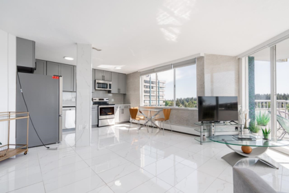 Kitchen Photo of 903 4691 W 10th Avenue, Vancouver, BC