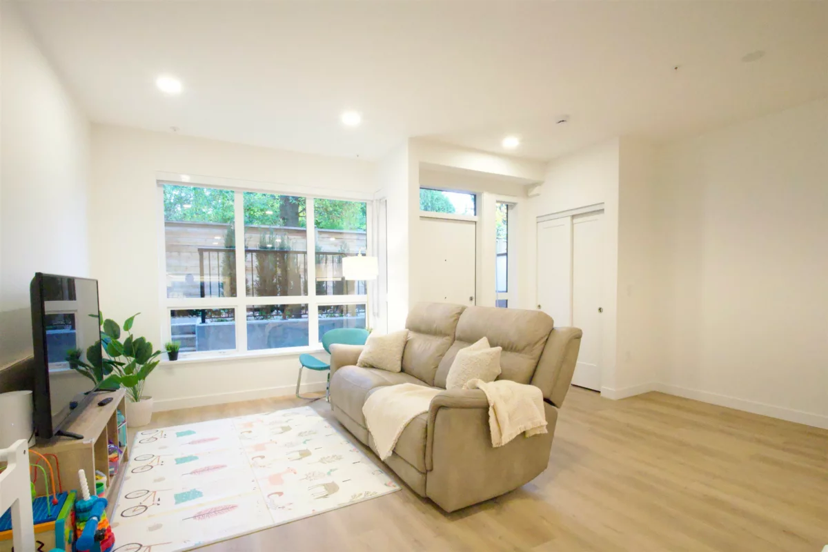 Kitchen Island Photo of 202 381 Clayton Street, Coquitlam, BC