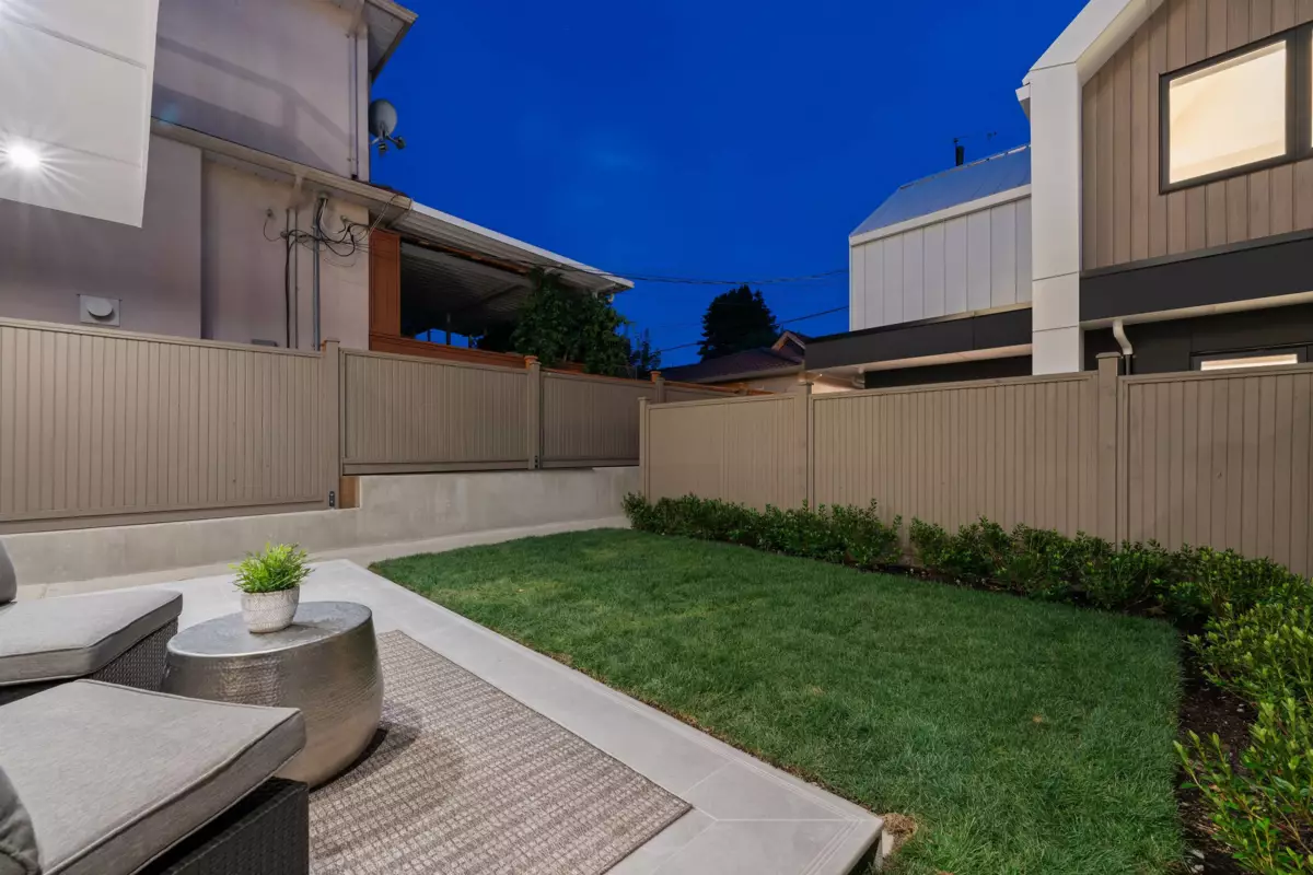Backyard Photo of 1 1632 E 21st Avenue, Vancouver, BC