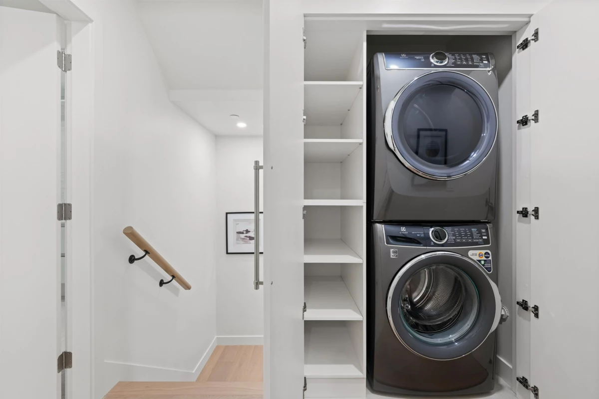 Basement Recreation Room Photo of 1 1632 E 21st Avenue, Vancouver, BC