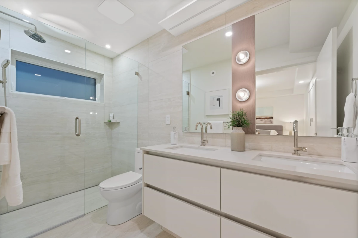 Bedroom 3 Photo of 1 1632 E 21st Avenue, Vancouver, BC