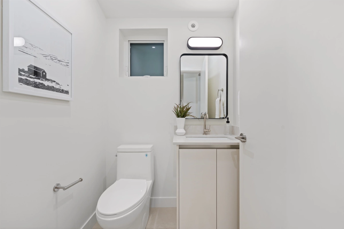 Entry Foyer Photo of 1 1632 E 21st Avenue, Vancouver, BC