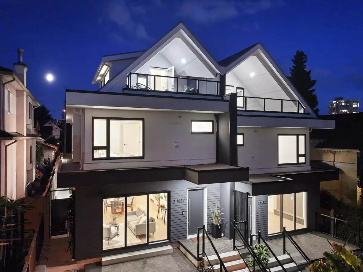 Exterior Front Photo of 1 1632 E 21st Avenue, Vancouver, BC